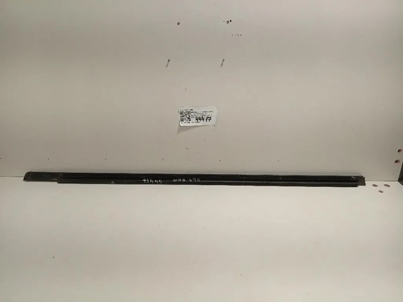 Modanatura Estraschiavetro Porta ANT DX A2516904680 Mercedes Classe R W251 2006