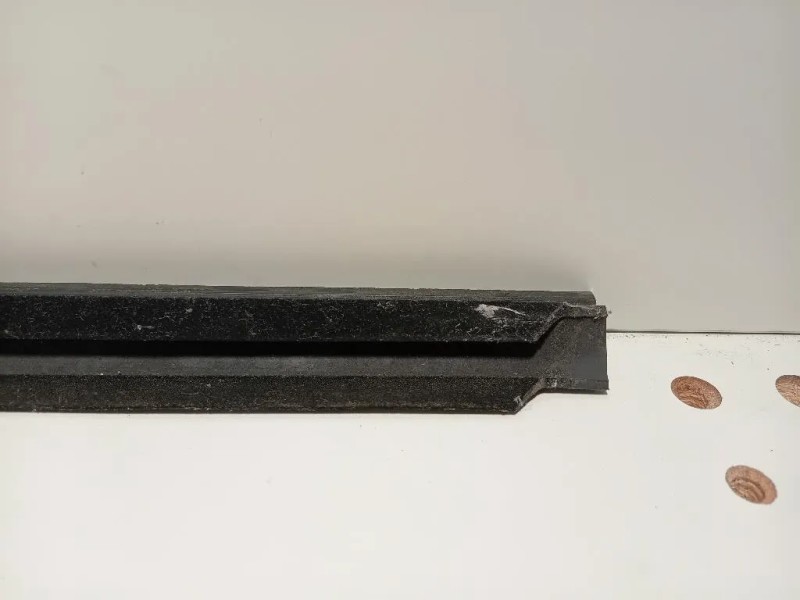 Modanatura Estraschiavetro Porta ANT DX A2516904680 Mercedes Classe R W251 2006