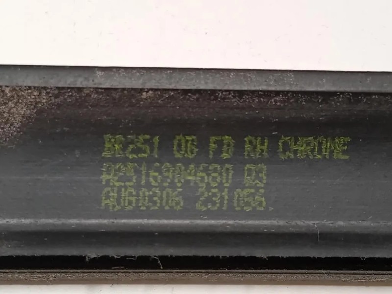 Modanatura Estraschiavetro Porta ANT DX A2516904680 Mercedes Classe R W251 2006