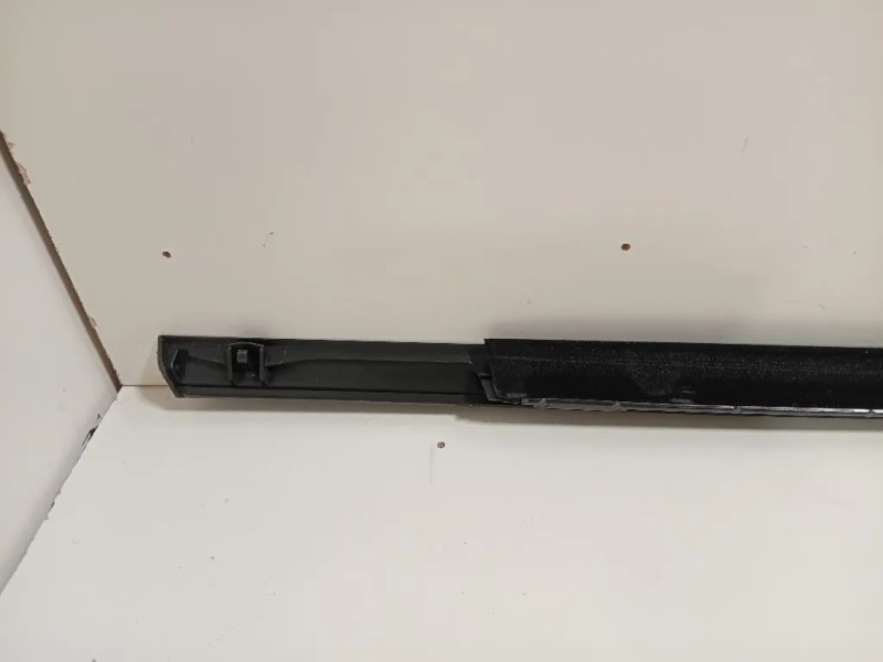 Modanatura Estraschiavetro Porta ANT SX 9309Q1 Peugeot 308 II 2017