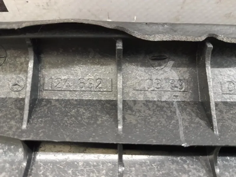 Rivestimento Montante Parabrezza Supint SX 1246920389 Mercedes Classe E W124 1985