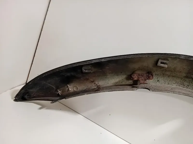 Modanatura Paracolpi Parafango ANT DX MODANATURA PARACOLPI PARAFANGO ANT DX Mitsubishi L200 II 1997