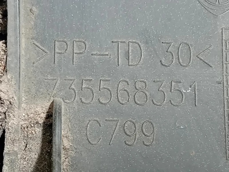 Modanatura Paracolpi Parafango ANT SX 735568351 Fiat 500L 2013