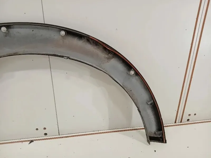 Modanatura Paracolpi Parafango ANT SX MODANATURA PARACOLPI PARAFANGO ANT SX Mitsubishi Pajero IV 2007