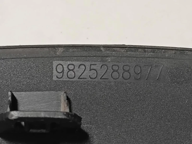 Modanatura Paracolpi Parafango ANT SX 9825288977 Peugeot 5008 II 2017