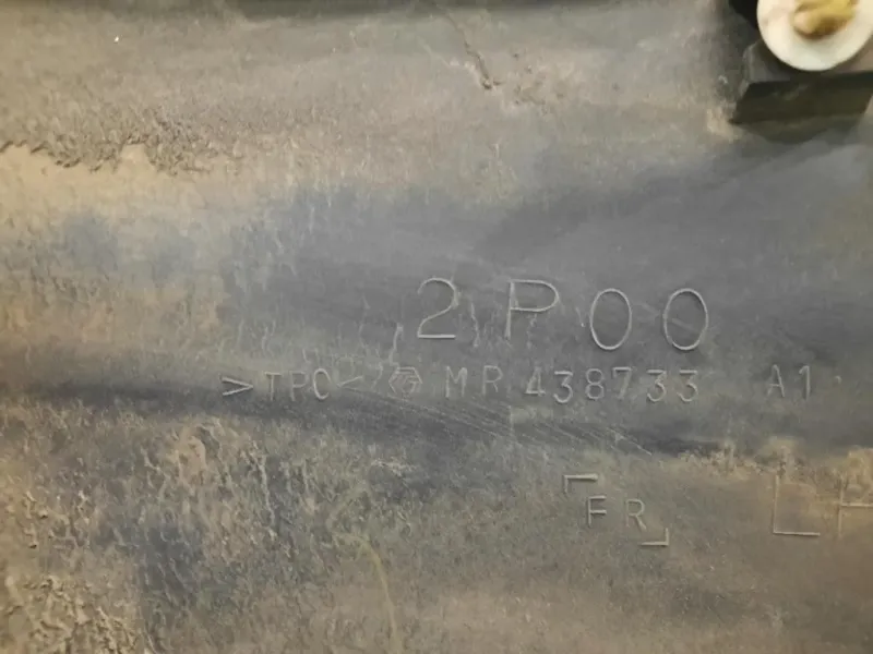 Modanatura Parafango ANT SX MR438733 Mitsubishi Pajero III 2000