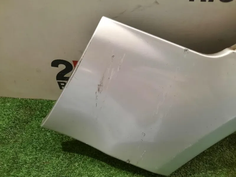 Modanatura Parasassi POST SX MR478745 Mitsubishi Pajero III 2000