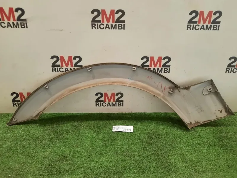 Modanatura Parasassi POST SX MR478745 Mitsubishi Pajero III 2000