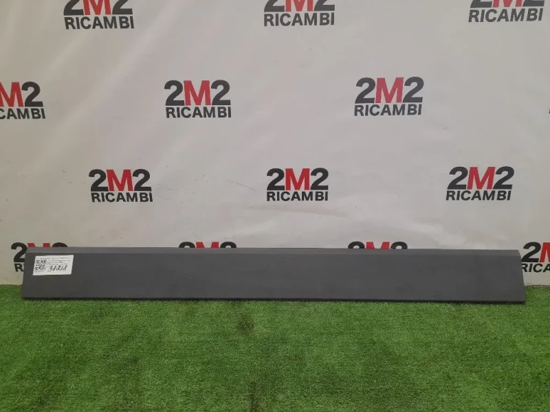 Modanatura Portello POST PROTEZIONE PORTELLONE INFERIORE Land Rover Discovery III 2005