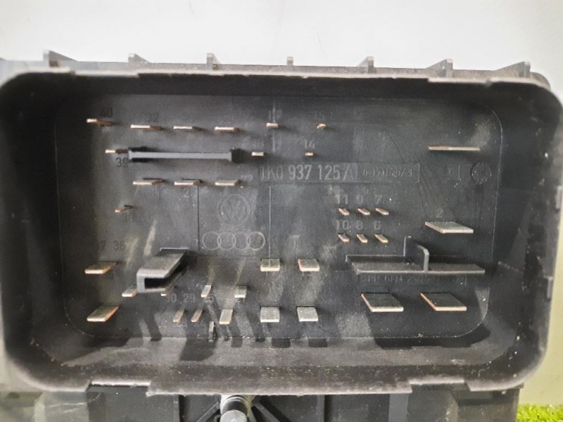 Scatola Fusibili 1K0937125 CANTRALINA ANTERIORE Audi A3 8P1 2004
