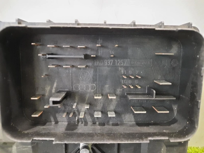 Scatola Fusibili 1K0937125 CANTRALINA ANTERIORE Audi A3 8P1 2004