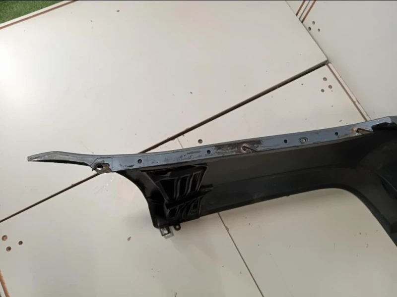 Paraurti POST A2118803340 Mercedes Classe E W211 2002