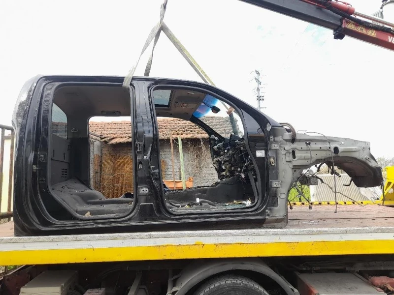 Scocca RICAMBI AUTO CONTATTARE Nissan Navara 2010