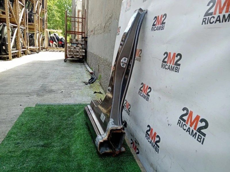 Montante Centrale DX MONTANTE CENTRALE DX Renault CLIO V 2019