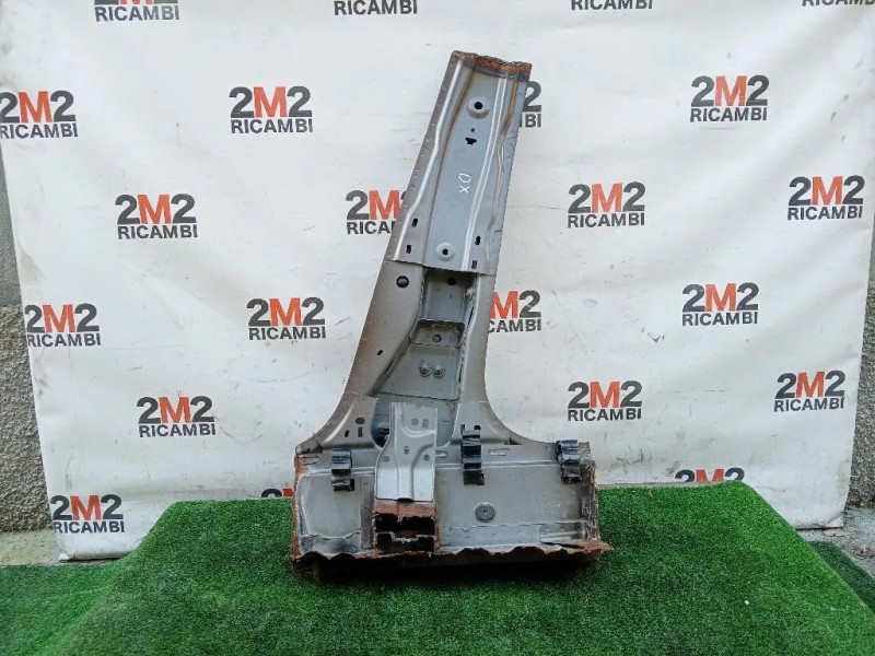 Montante Centrale DX MONTANTE CENTRALE DX Renault CLIO V 2019