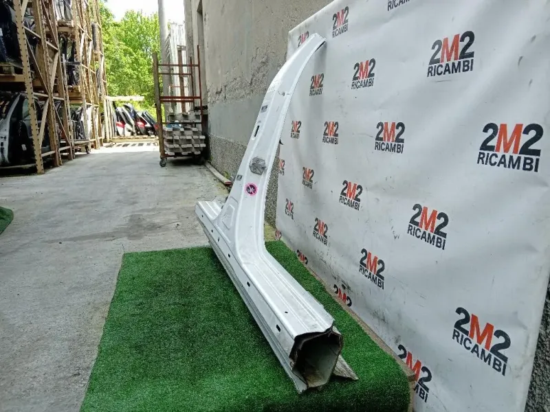 Montante Centrale DX MONTANTE CENTRALE DX Volvo V60 I 2013