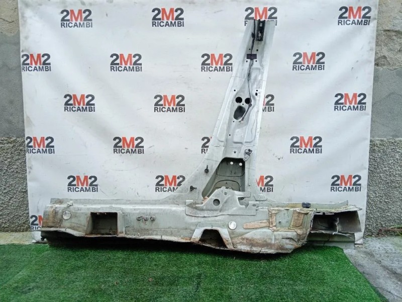 Montante Centrale DX MONTANTE CENTRALE DX Volvo V60 I 2013