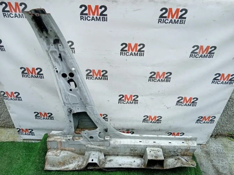 Montante Centrale SX MONTANTE CENTRALE SX Volvo V60 I 2013