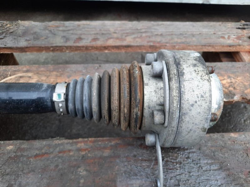 Semiasse POST SX 8W0501203D Audi A4 8W5 Avant 2015