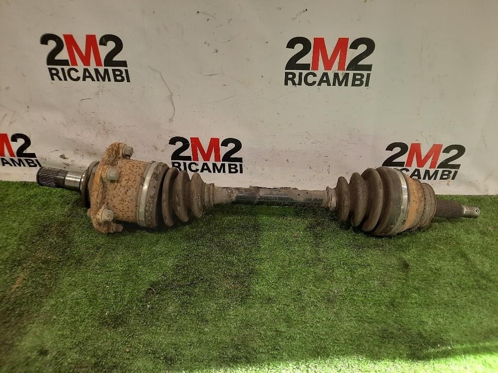 Semiasse POST SX MR528647 Mitsubishi Pajero III 2000