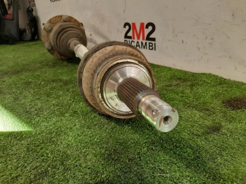 Semiasse POST SX MR528647 Mitsubishi Pajero III 2000