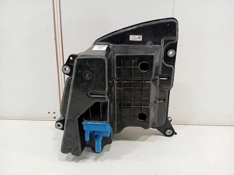 Serbatoio Adblue 4077103AD Audi A4 8W5 Avant 2015