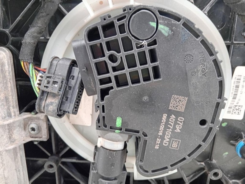 Serbatoio Adblue 4077103AD Audi A4 8W5 Avant 2015