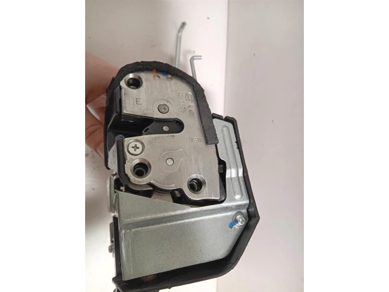 Serratura Porta ANT DX A046693 Toyota RAV 4 III 2008