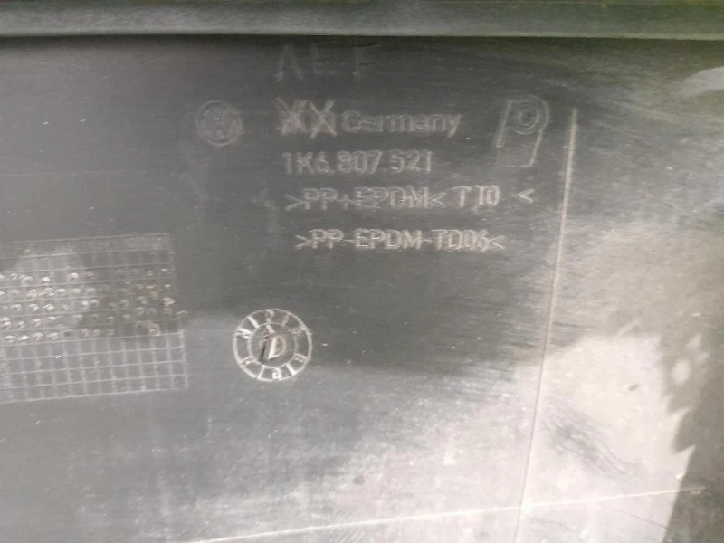 Paraurti POST 1K6807521 Volkswagen GOLF V 2004