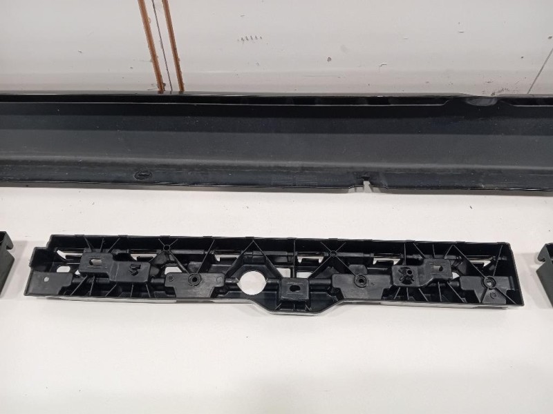 Sottoporta Parte Centrale DX 5177738733851777387348 Bmw Serie 5 G30 Berlina 2016