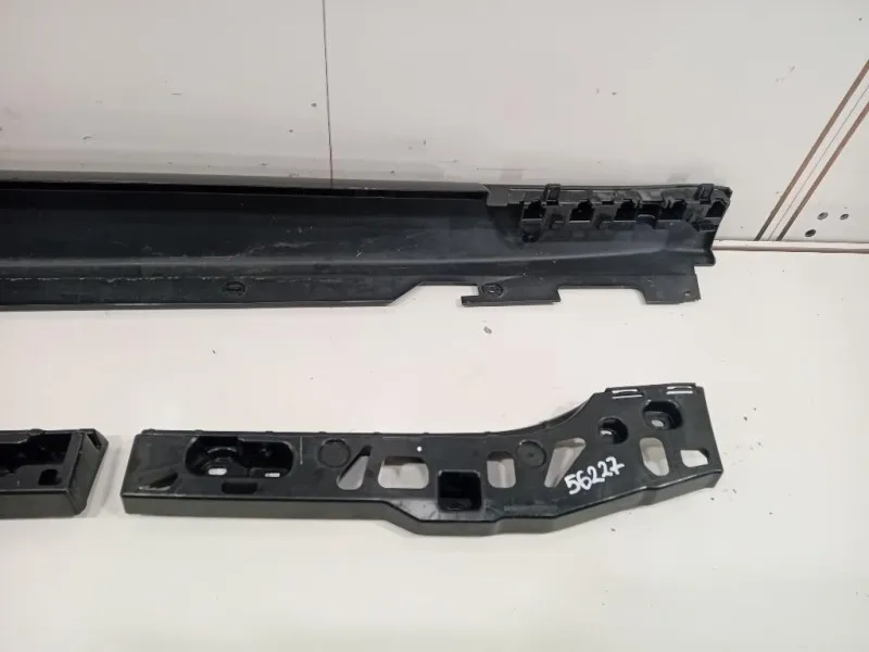 Sottoporta Parte Centrale SX 5177738734751777387337 Bmw Serie 5 G30 Berlina 2016