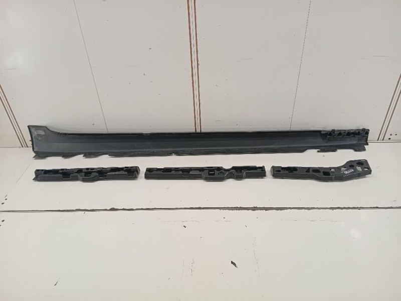 Sottoporta Parte Centrale SX 5177738734751777387337 Bmw Serie 5 G30 Berlina 2016