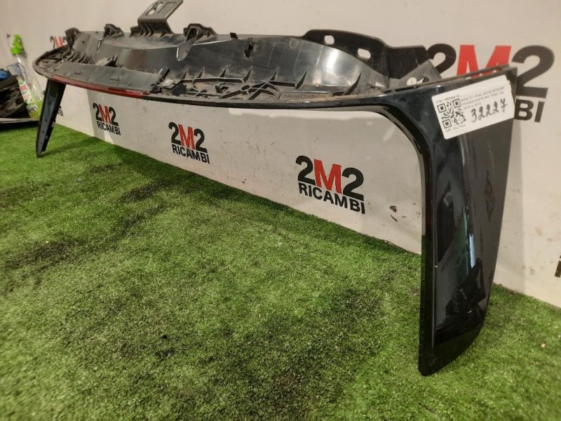 Spoiler Frangivento INF POST 180086-10 Bmw X1 F48 2015