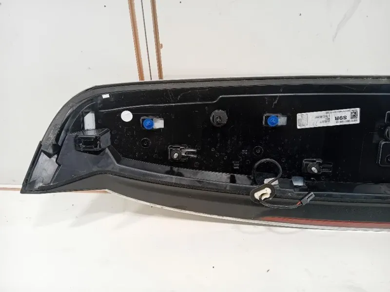 Spoiler Frangivento POST 8V4827933BGRU Audi A3 8VA Sportback 2012