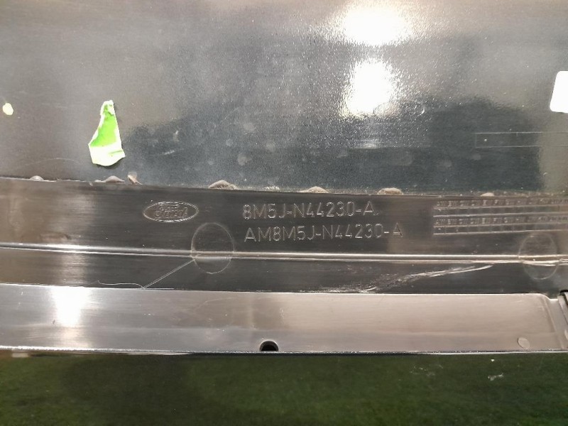 Spoiler Frangivento POST 8M5JN44230A Ford Focus III SW 2008