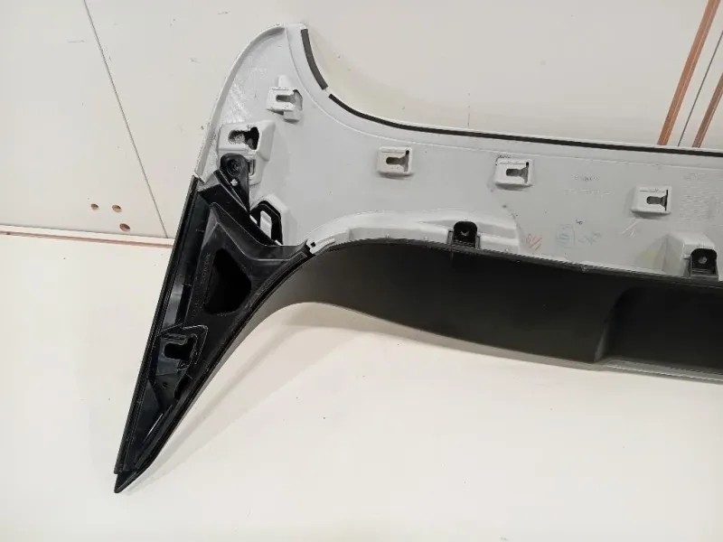 Spoiler Frangivento POST 74900-3M0 Honda HR-V III 2021