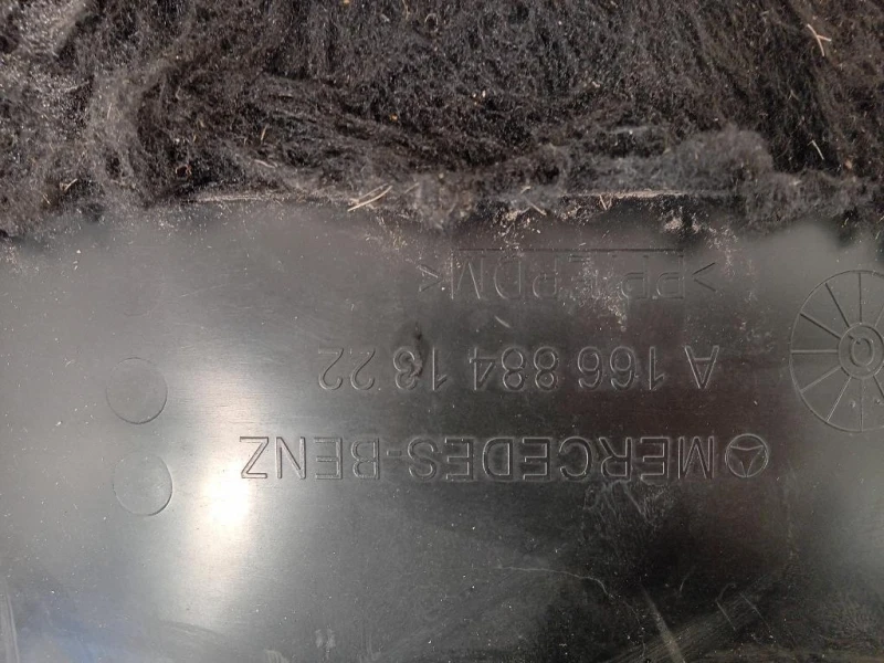 Passaruota POST SX A166 884 13 22 Mercedes Classe GLE W166 2015