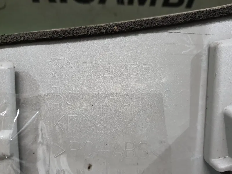 Spoiler Frangivento POST BJT651961 Mazda 3 III 2014