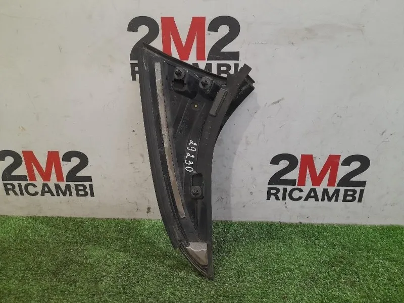 Spoiler Frangivento POST DX A1767900288 Mercedes Classe A W176 2013