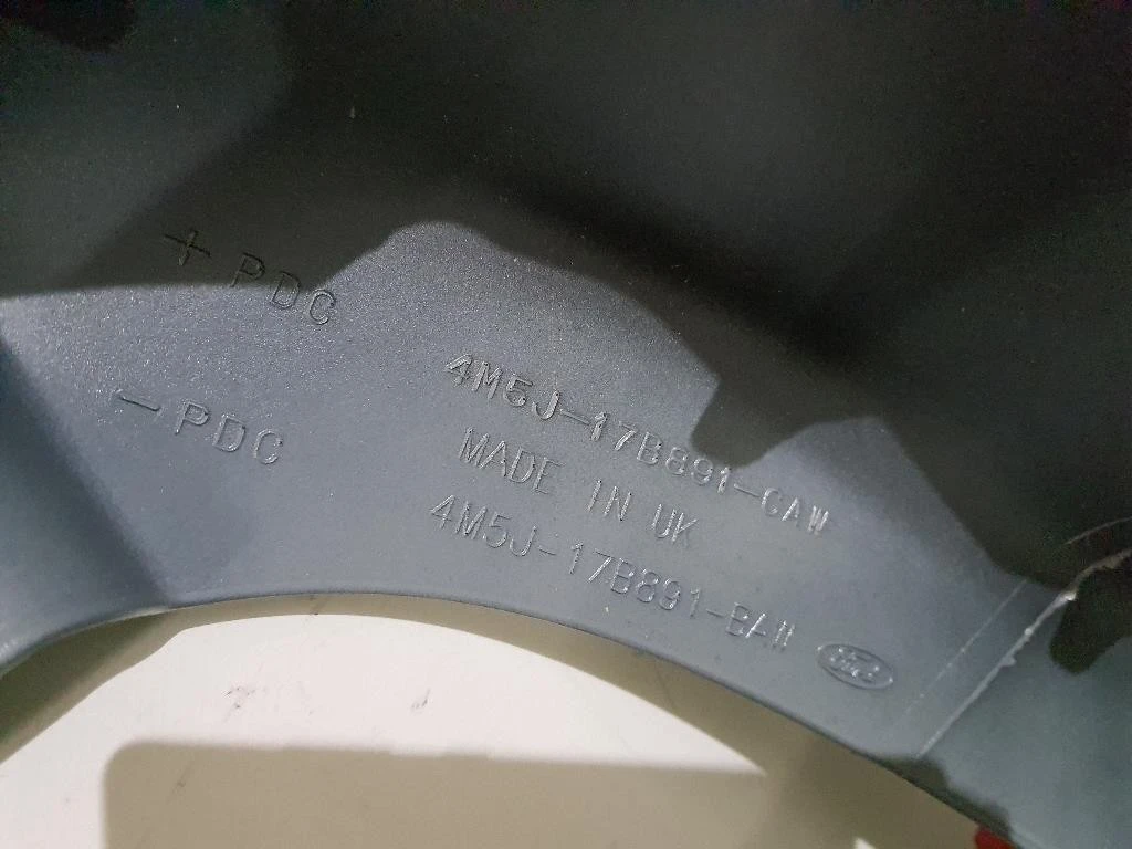 Spoiler Paraurti POST NUOVO 1373633 4M5J17B891BAW Ford Focus II SW 2005