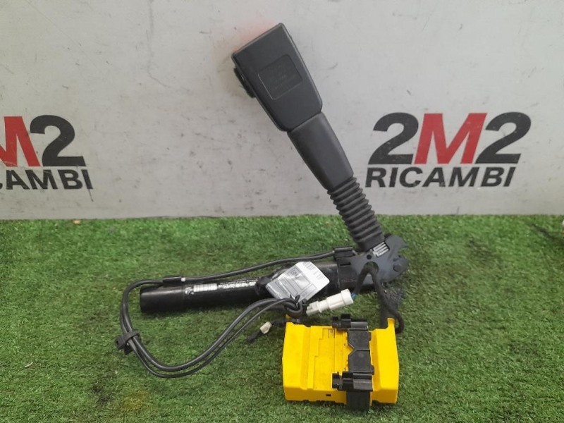 Attacco Cintura ANT DX 72117213564 Bmw Serie 1 E87 Berlina 2005
