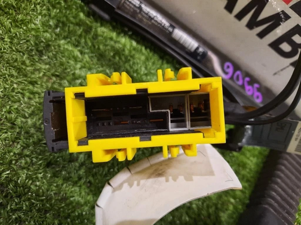 Attacco Cintura ANT DX 72117213564 Bmw Serie 3 E90 Berlina 2005