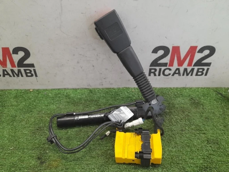 Attacco Cintura ANT DX 72117213564 Bmw Serie 1 E87 Berlina 2005