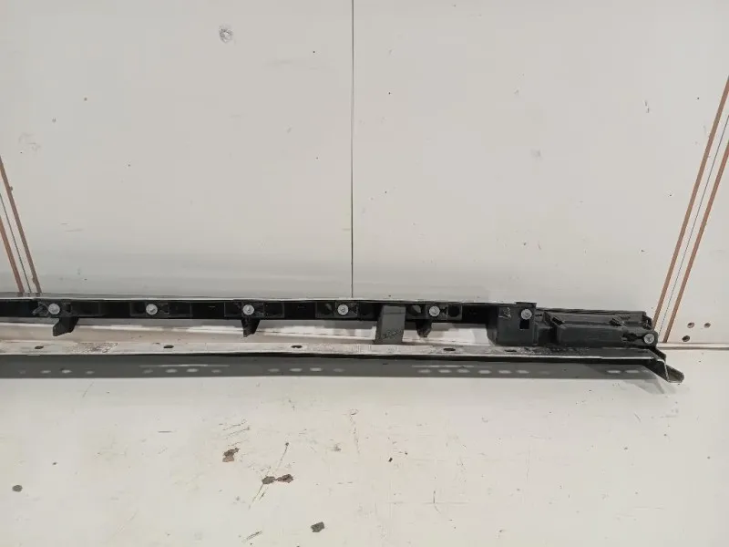 Spoiler Sottoporta SX GX7M-101D57-A Jaguar XE 2015