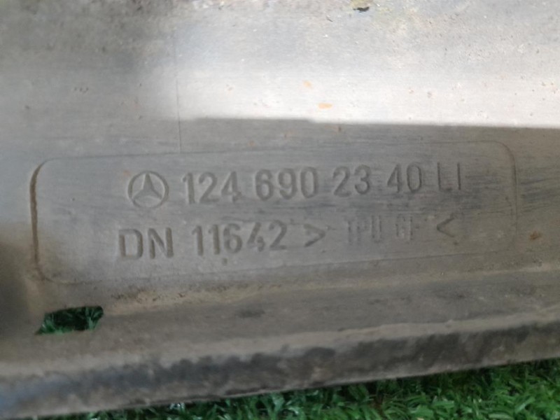 Spoiler Sottoporta SX A1246902340 Mercedes Classe E W124 1985