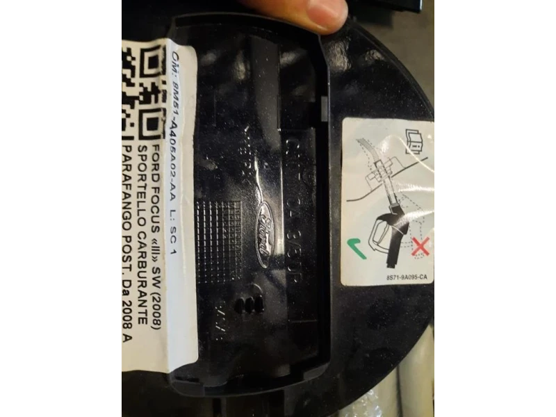 Sportello Carburante Parafango POST C307MCA 35DR Ford Focus III SW 2008