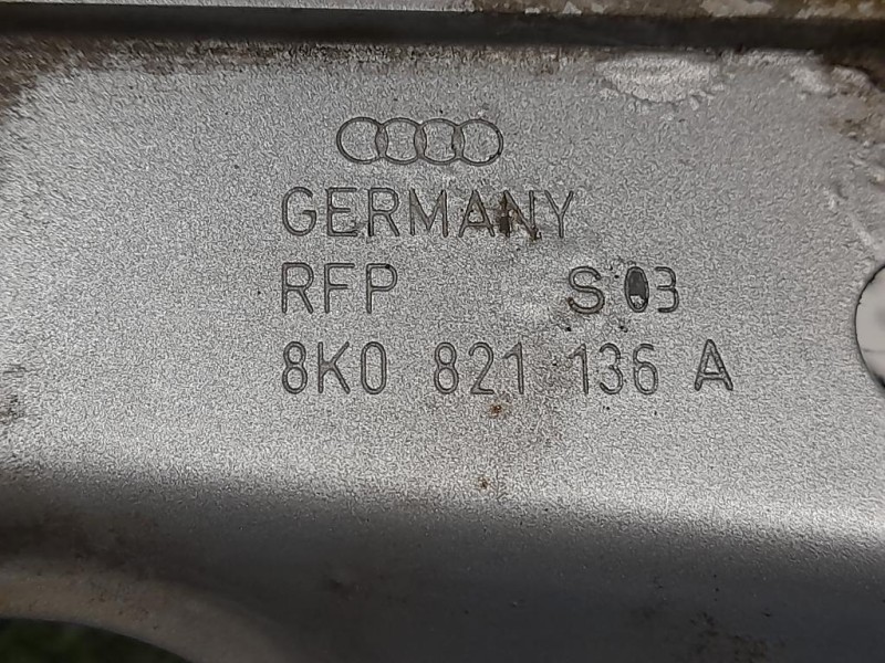 Staffa Angolare Paraurti ANT DX Audi A4 8K5 Avant 2008