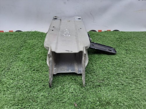 Staffa Angolare Paraurti ANT SX A 207 820 00 95 Mercedes Classe E S212 SW 2009