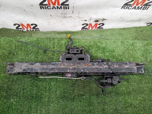 Staffa DI Supporto Serratura Cofano ANT STAFFA DI SUPPORTO SERRATURA COFANO ANT Opel Zafira C 2012