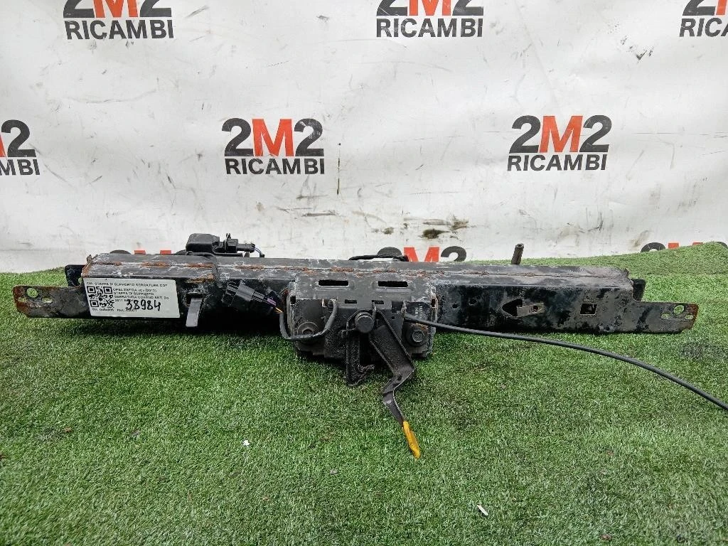 Staffa DI Supporto Serratura Cofano ANT STAFFA DI SUPPORTO SERRATURA COFANO ANT Opel Zafira C 2012